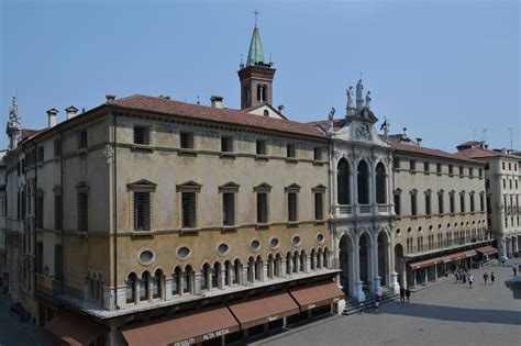 Palazzo del Monte di Pietà (Vicenza) .